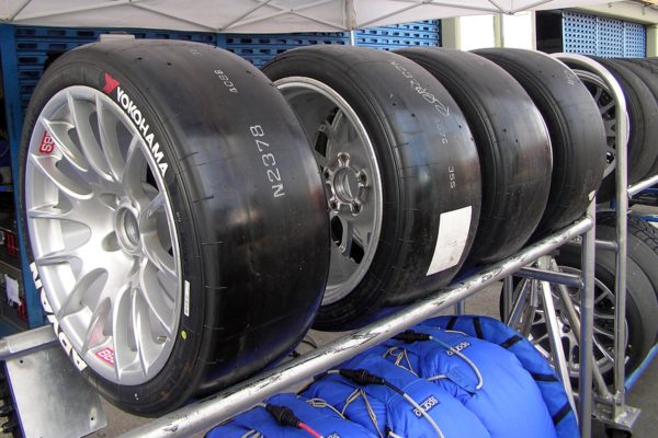 Yokohama_ADVAN_Tires_WTCC_2006